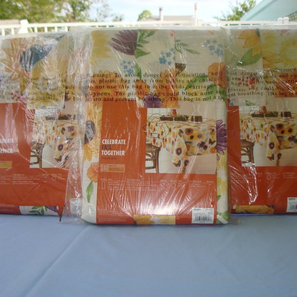 ONE New 60" x 84" FABRIC TABLECLOTH Sunflowers Floral Nature Spring Summer Fall - Picture 2 of 16